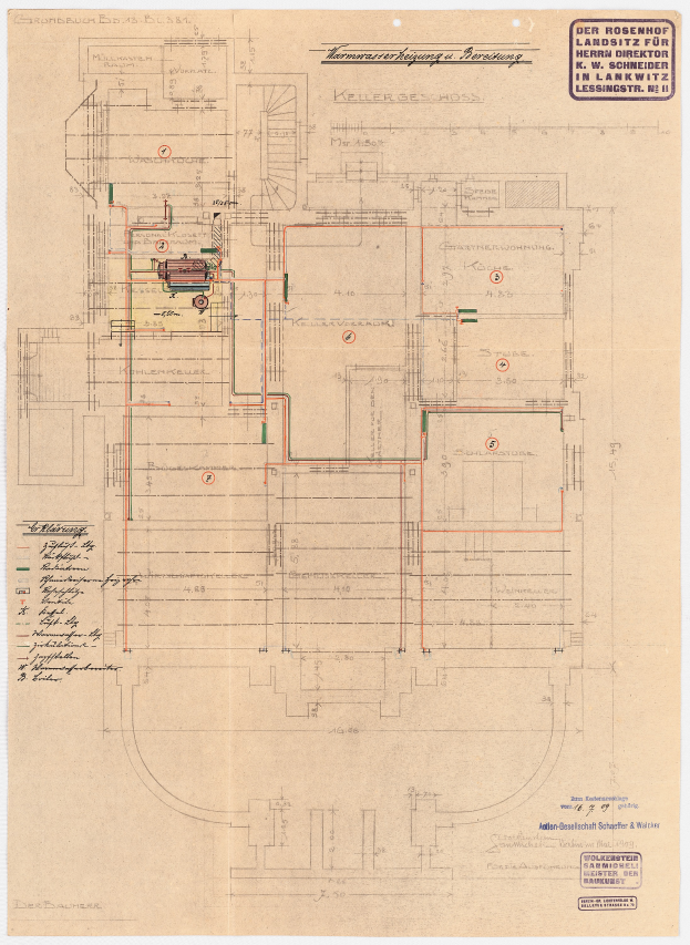 Ein detailliertes architektonisches Zeichnung des Rosenhof-Krankenhauses in Hamburg, Deutschland, mit zahlreichen Drähten und Textbeschreibungen des Layouts, einschließlich Räumen, Fluren und anderen Merkmalen.