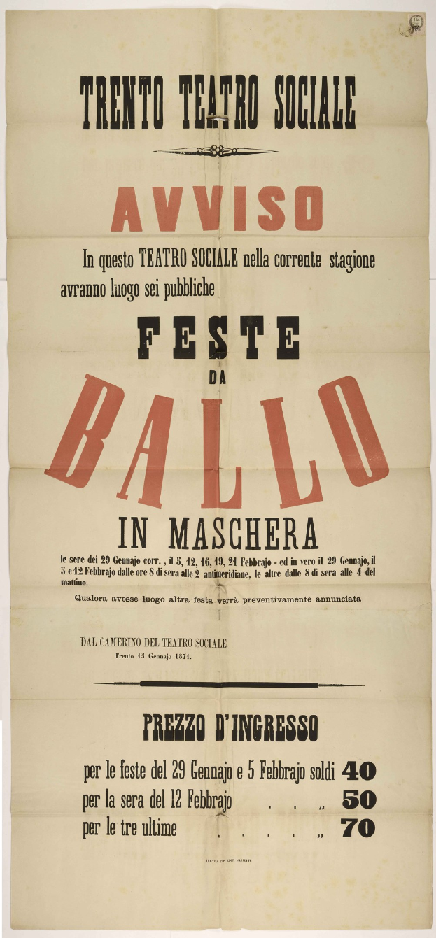 Plakatankündigung eines Festivals in Maschera, Italien mit Textbeschreibung des Ereignisses.