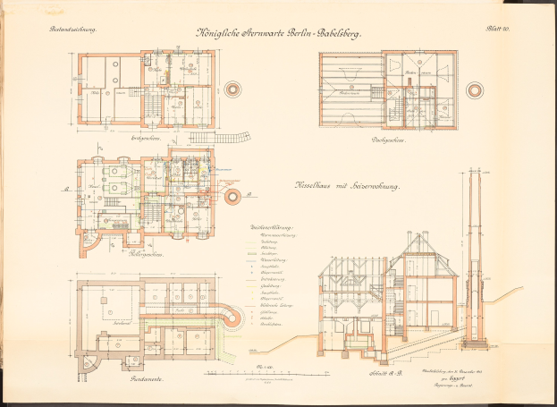 Altes Buch mit detaillierten architektonischen Plänen und Text, das eine Zeichnung des ursprünglichen Königliche Hermwerk Berlin-Baklberg-Gebäudes zeigt.