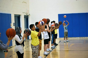 Spezialtraining: EPG Baskets-Profis besuchen Realschule Plus in Adenau