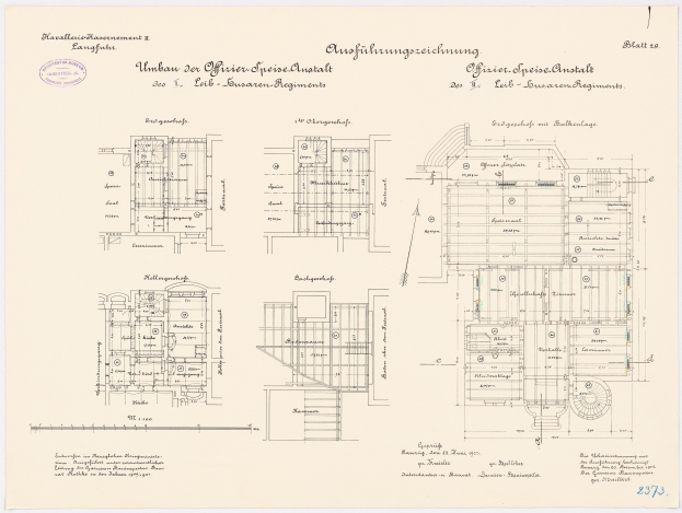 Schwarz-weißer Grundriss des ehemaligen Bundeskanzleramts in der Bundesrepublik Deutschland, der detaillierte Layout- und architektonische Elemente zeigt.