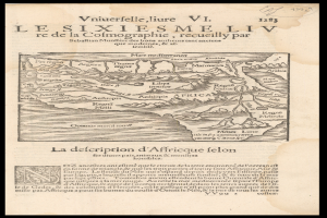 Ein altes Buch mit einem schwarzen Hintergrund und eine detaillierte Karte von Afrika, die geografische Merkmale wie Berge, Flüsse und Städte zeigt, mit begleitendem Text.