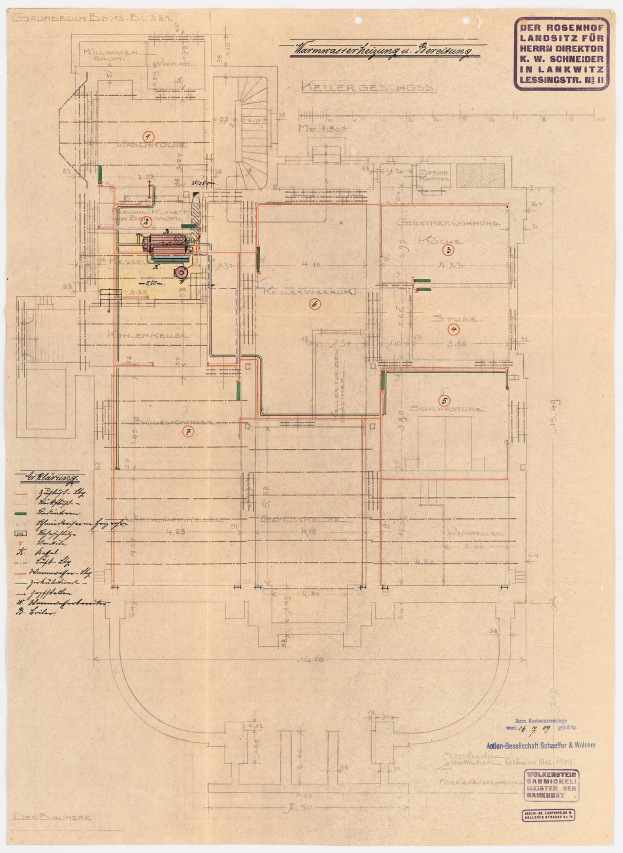 Schwarze und weiße architektonische Zeichnung des Rosenhof-Krankenhauses in Hamburg, Deutschland, die detaillierte Grundrisse mit beschrifteten Räumen, Fluren und elektrischen Leitungen zeigt.